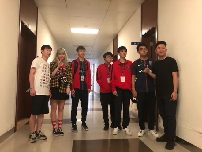 H4cker ：如果没被纳尔拍到可能结果会不一样