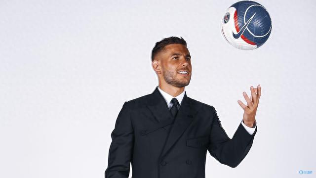 Scout ：第一局中路的团战就我们觉得可以打就打了